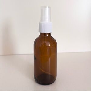 Hold NWOT Amber Glass Spray Bottle with White top